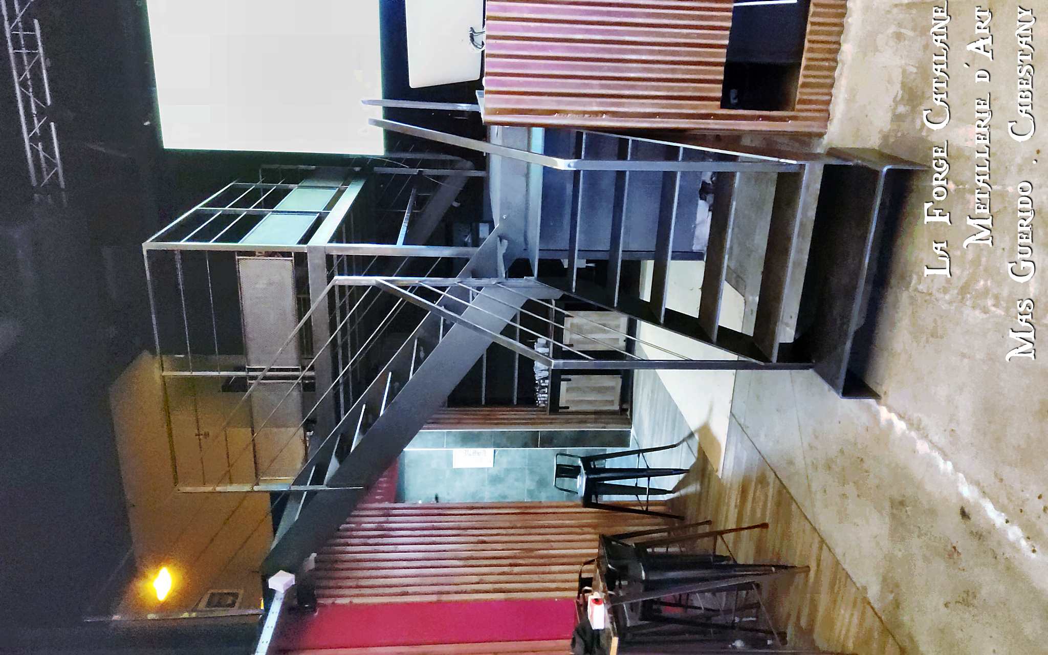 escalier en fer  avec plateforme forge catalane.jpg